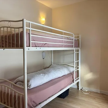 Maison Spacieuse Et Fonctionnelle - 5 Chambres, Terrasse, Parking Prive - Fr-1-548-27 Feriehus